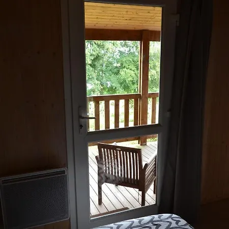 Beautiful Lake View 3 Bedroom Chalet. Saint-Manvieu-Bocage Exterior photo